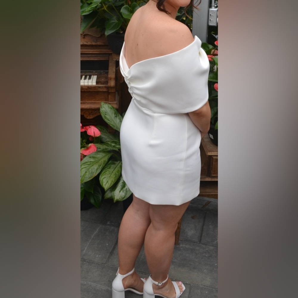 Meshki Gwyneth Off Shoulder Bow Mini Dress - White - Picture 3 of 9